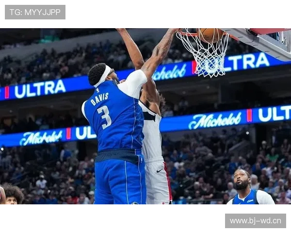 独行侠防守崩盘惨遭溃败球迷怒吼要求解雇总经理重建球队希望